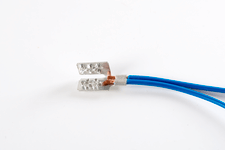 Lisovací konektor typ A k připojení topné fólie
