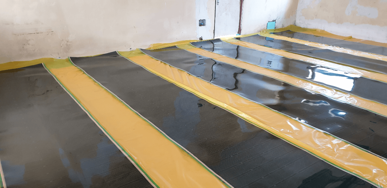 Podlahové vytápění kanceláří a produkční haly